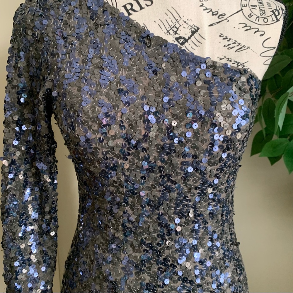 Alice + Olivia Nicky Sequin One-Shoulder Asymmetr… - image 4